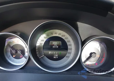 2014 Mercedes-Benz C 250 z USA, uszkodzony, nr VIN WDDGJ4HB9EG282958